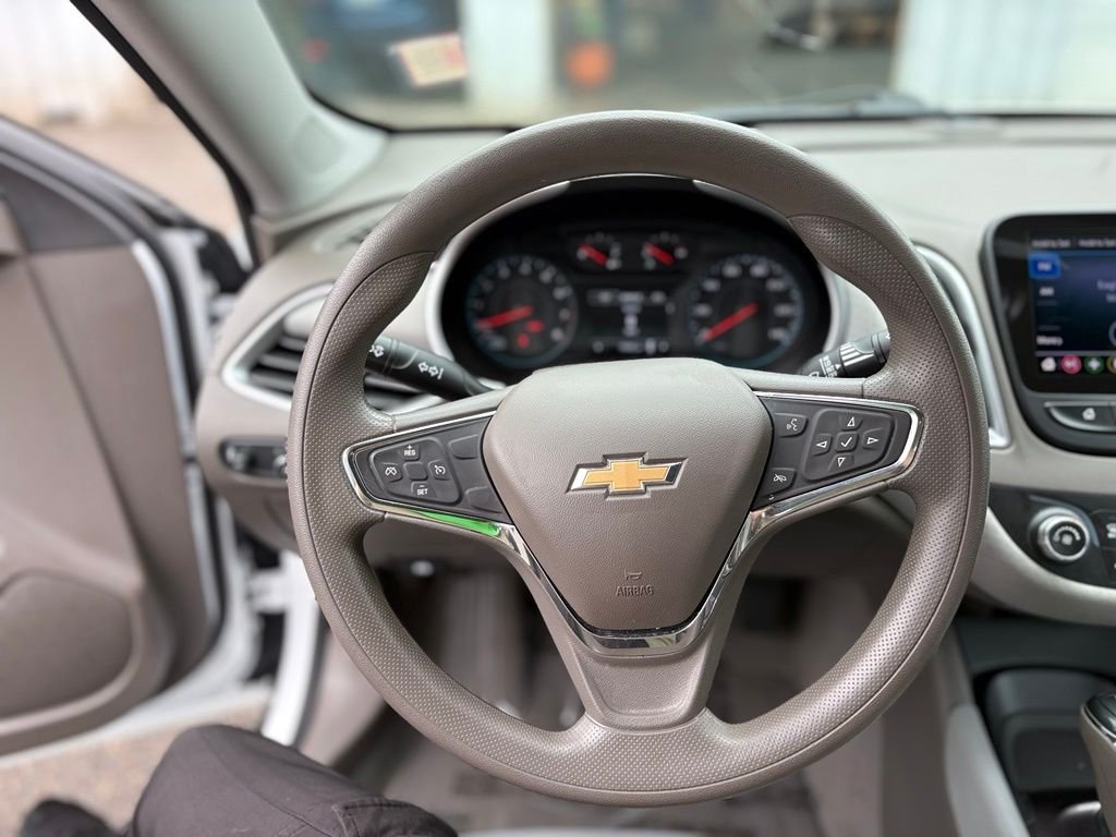 Used 2020 Summit White Chevrolet LS image 16