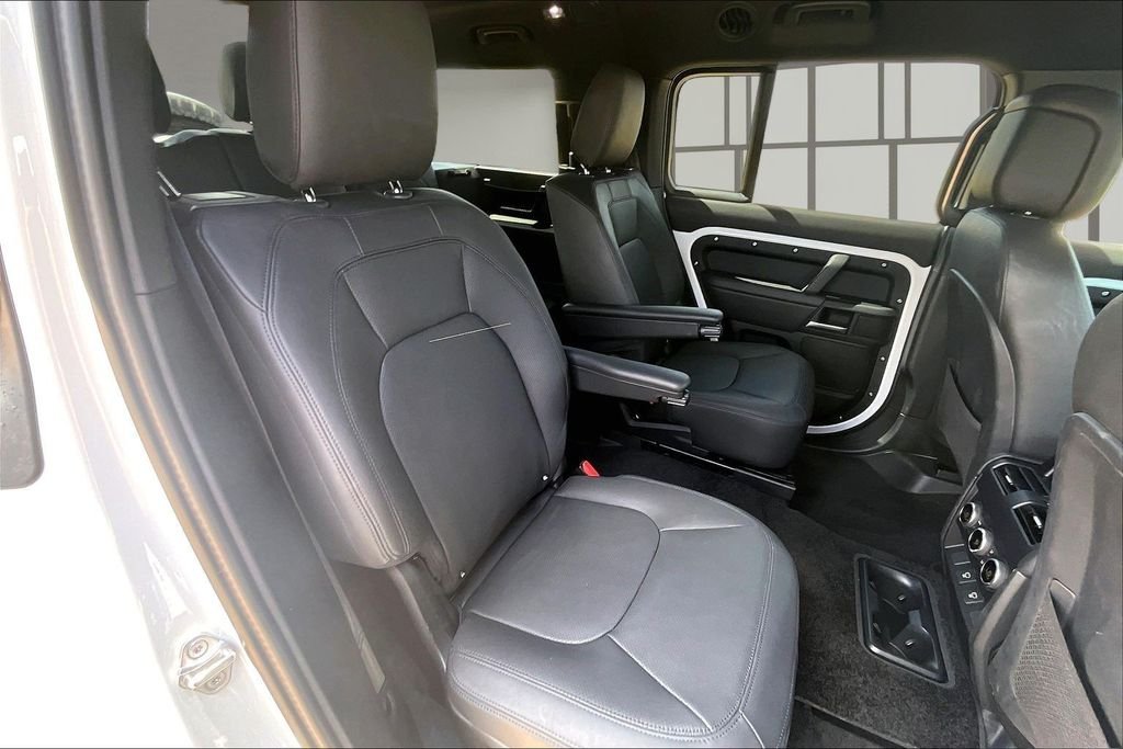 Certified Used 2025 Fuji White Land Rover X-Dynamic SE image 27