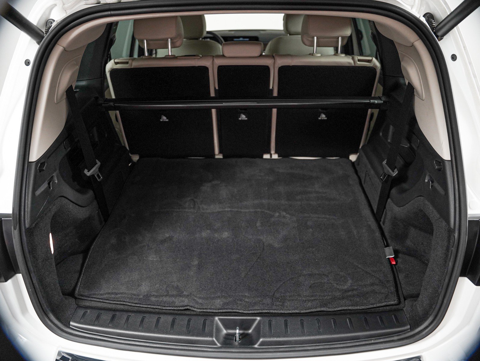 Certified Used 2023 Polar White Mercedes-Benz EQB 300 4MATIC® SUV image 7