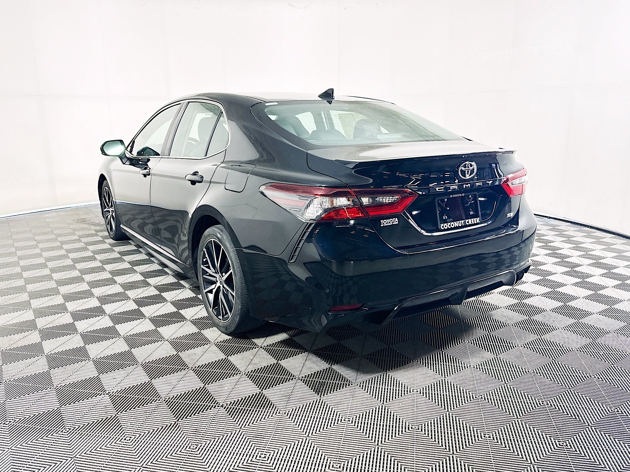 Used 2023 Midnight Black Metallic Toyota SE image 5