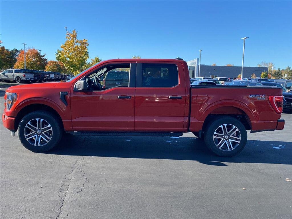 Used 2023 Hot Pepper Red Tinted Clearcoat Ford XL image 7