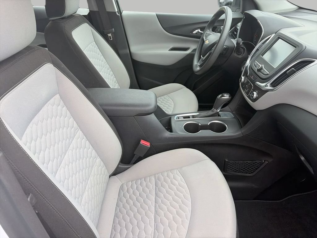 Used 2018 White Chevrolet LS image 8