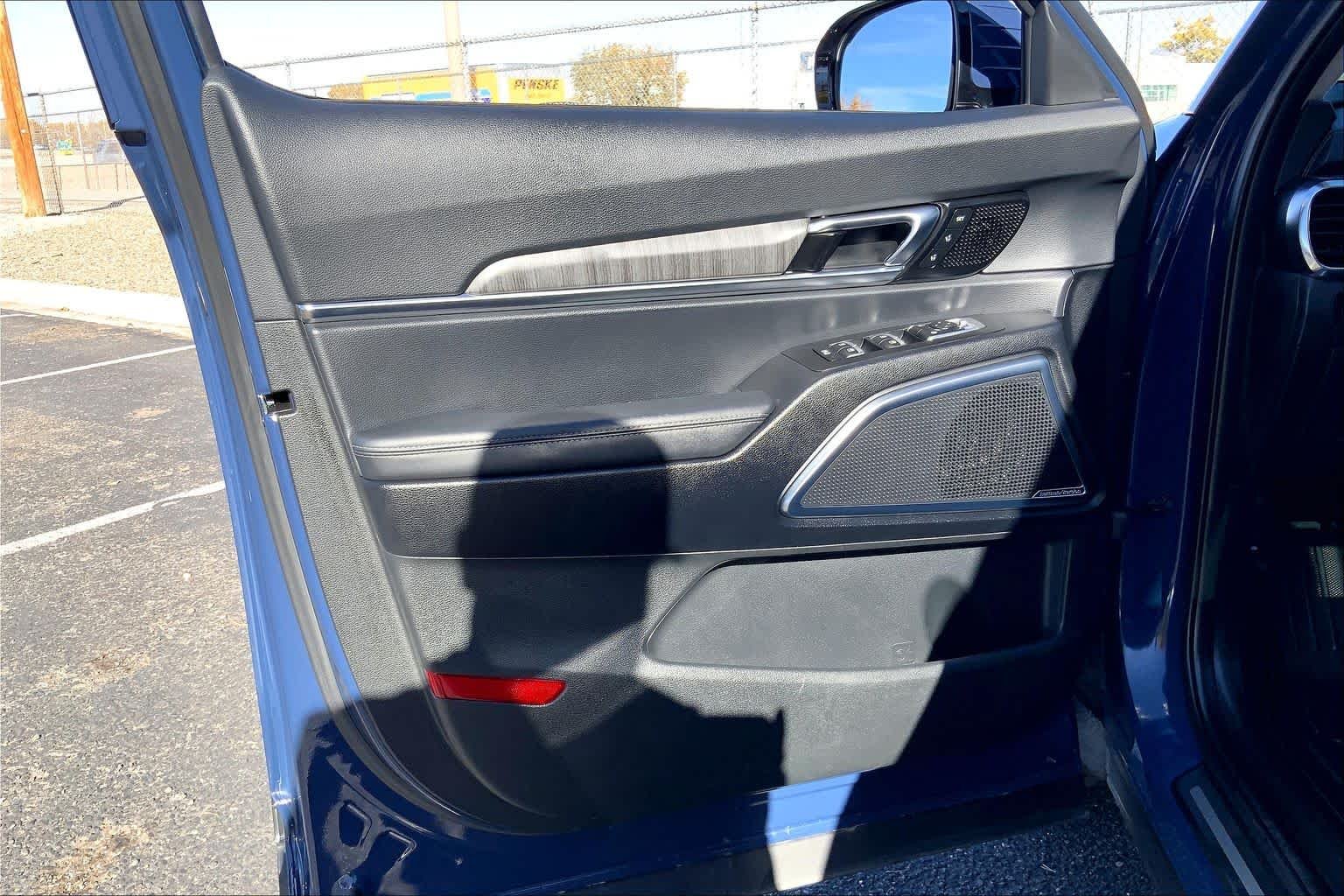 Used 2023 Midnight Lake Blue Kia SX Prestige image 20