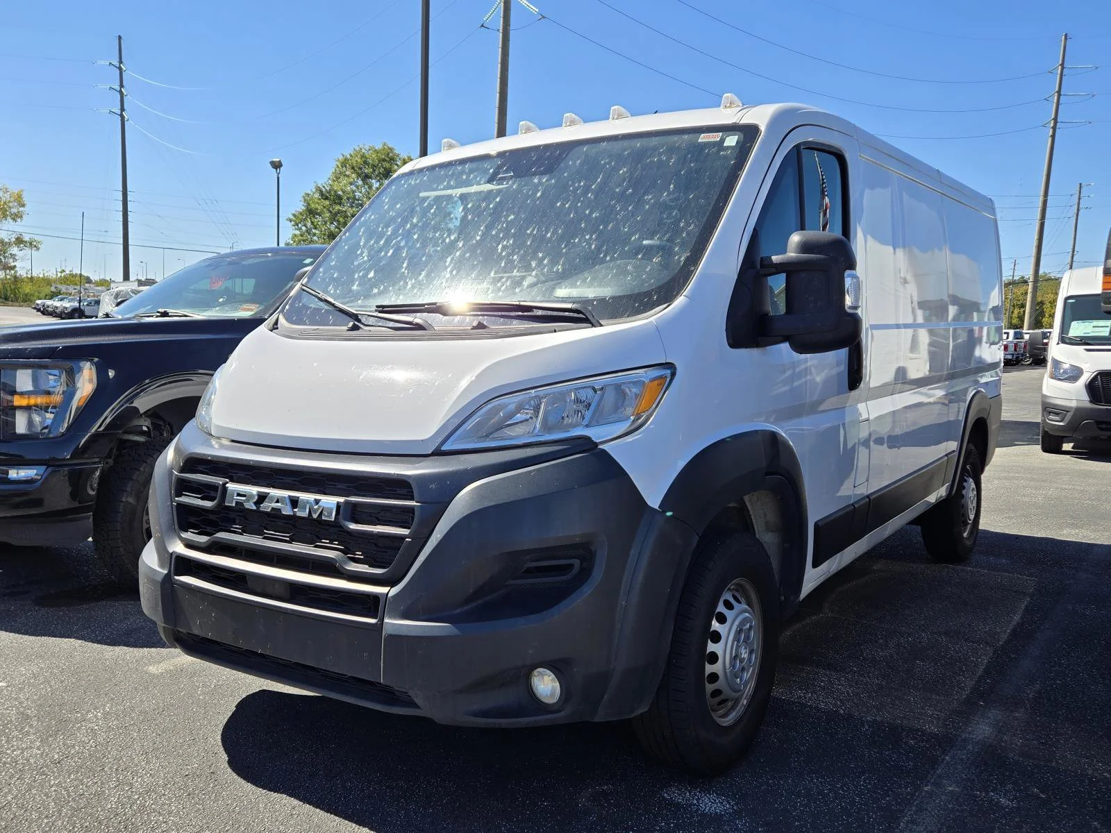 Used 2025 Bright White Clearcoat Ram Base image 1