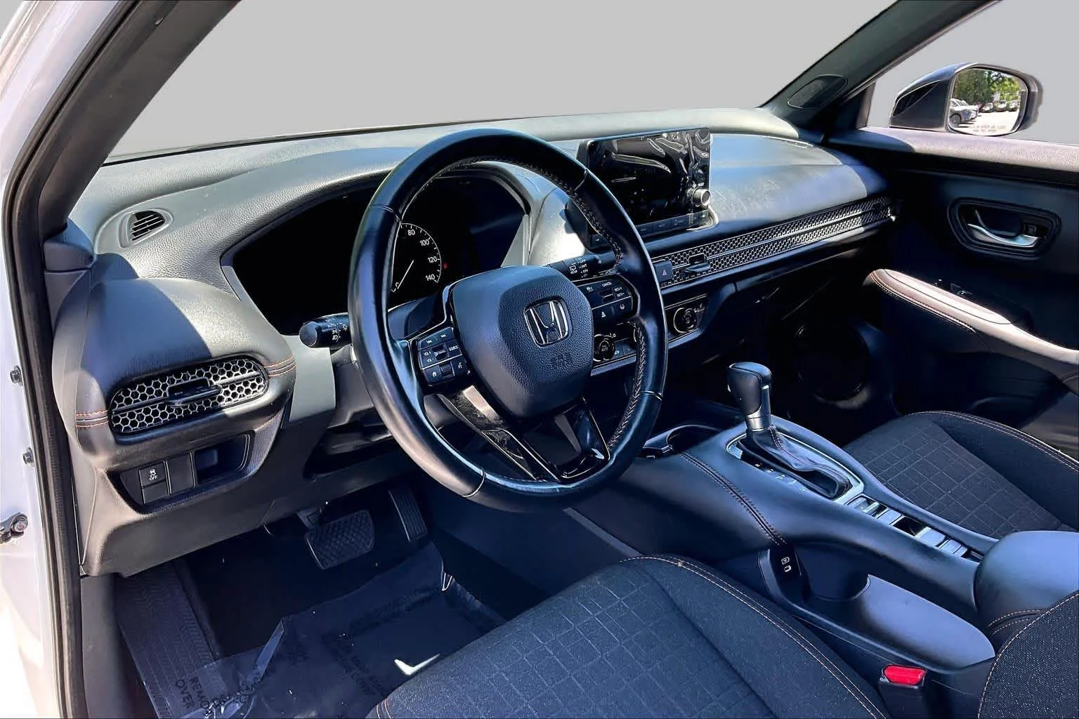 Used 2025 Platinum White Pearl Honda Sport image 18
