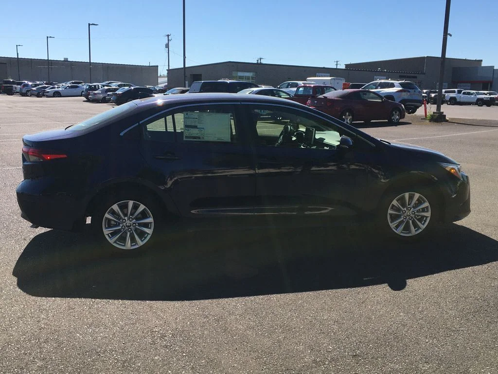 Used 2026  Toyota XLE image 8