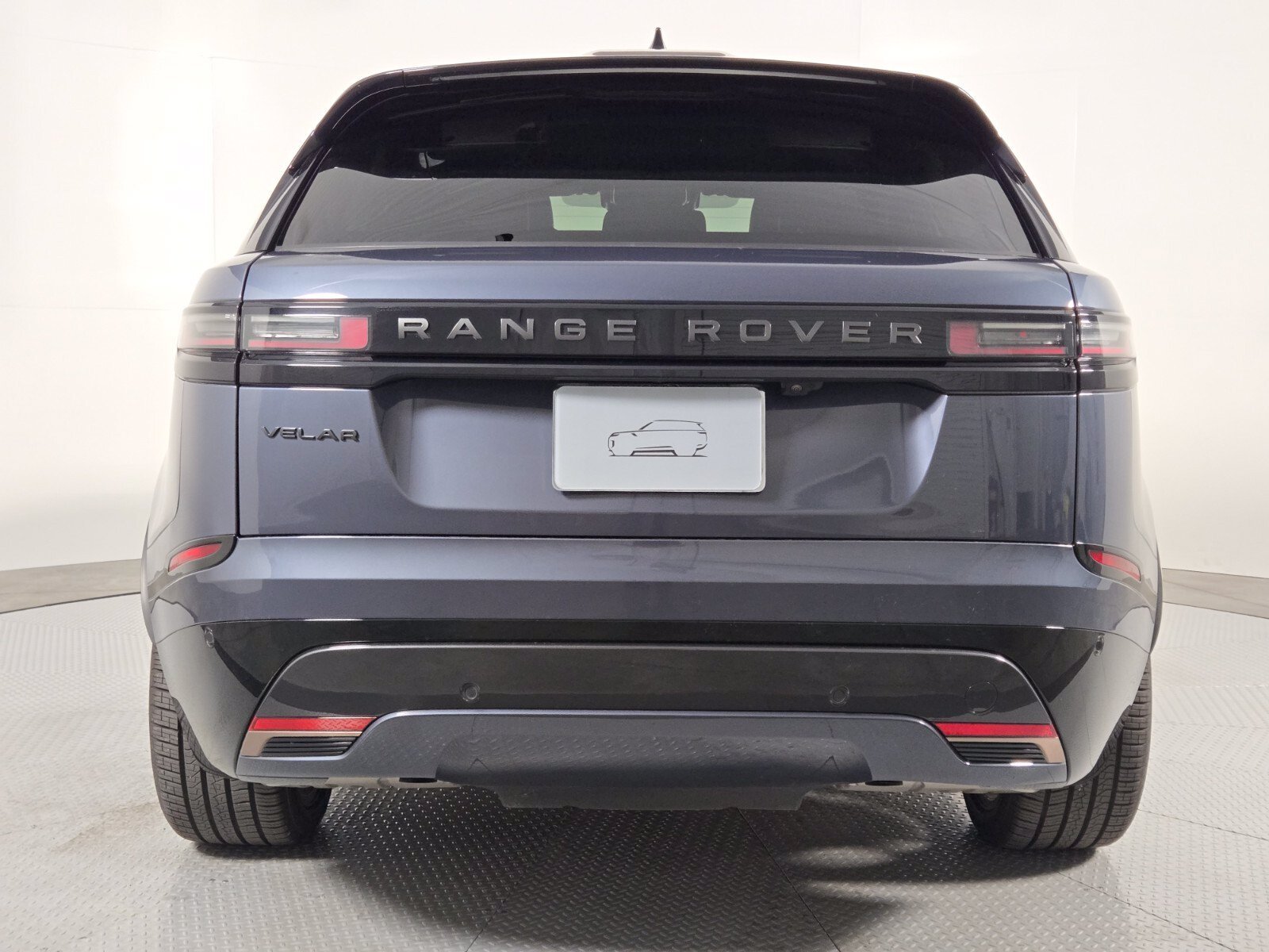 Used 2024 Varesine Blue Metallic Land Rover Dynamic HSE image 7