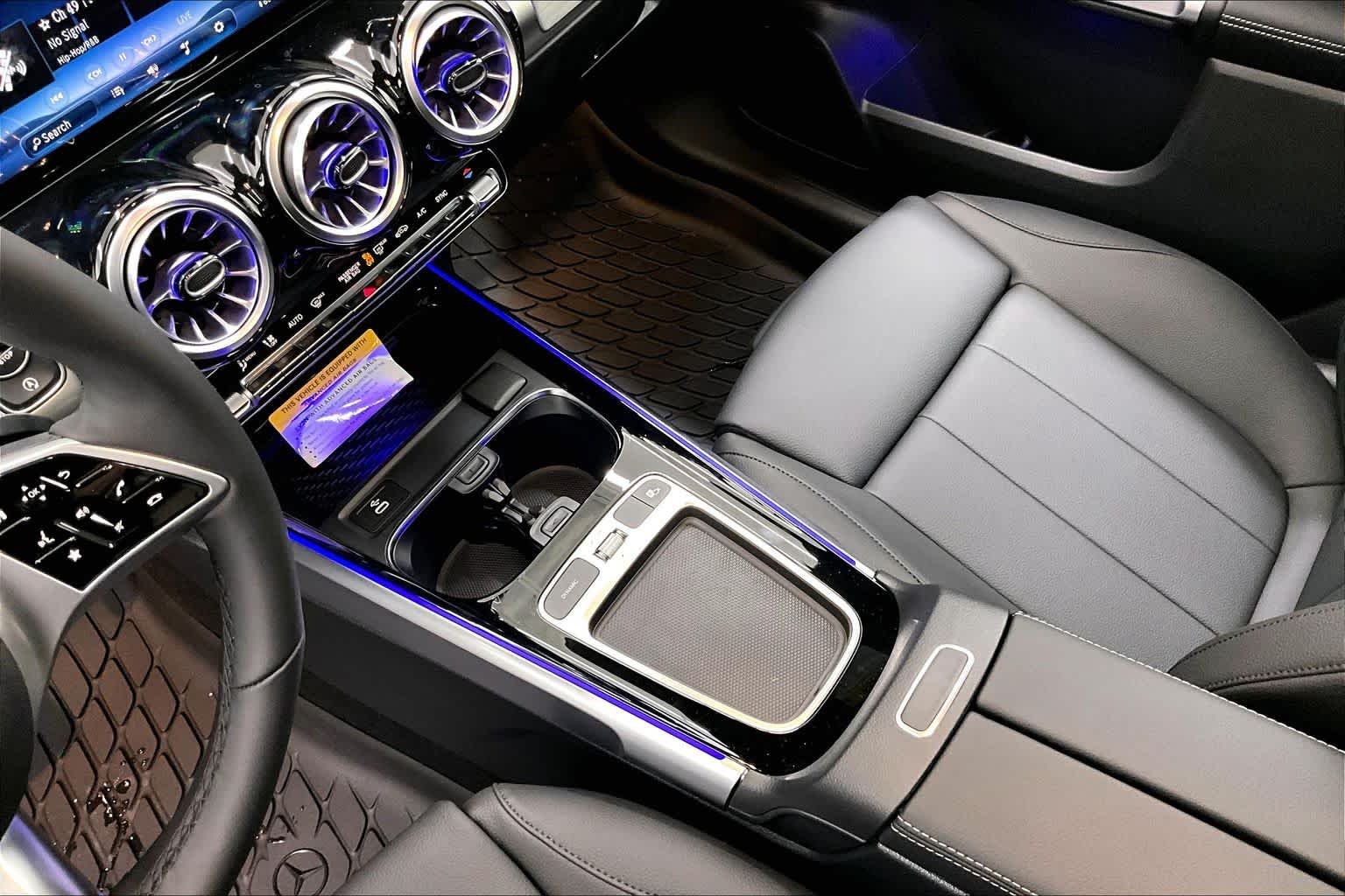 New 2026 Polar White Mercedes-Benz GLB 250 image 7