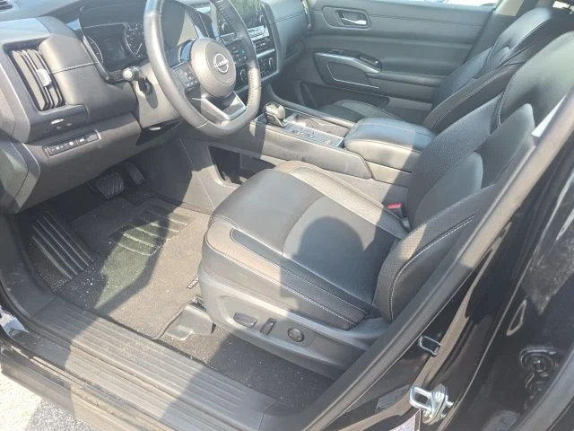Used 2024 Black Nissan SL image 3