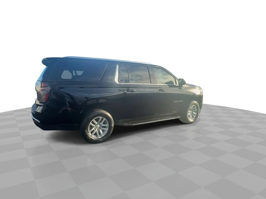 Used 2023 BLACK Chevrolet LT image 8