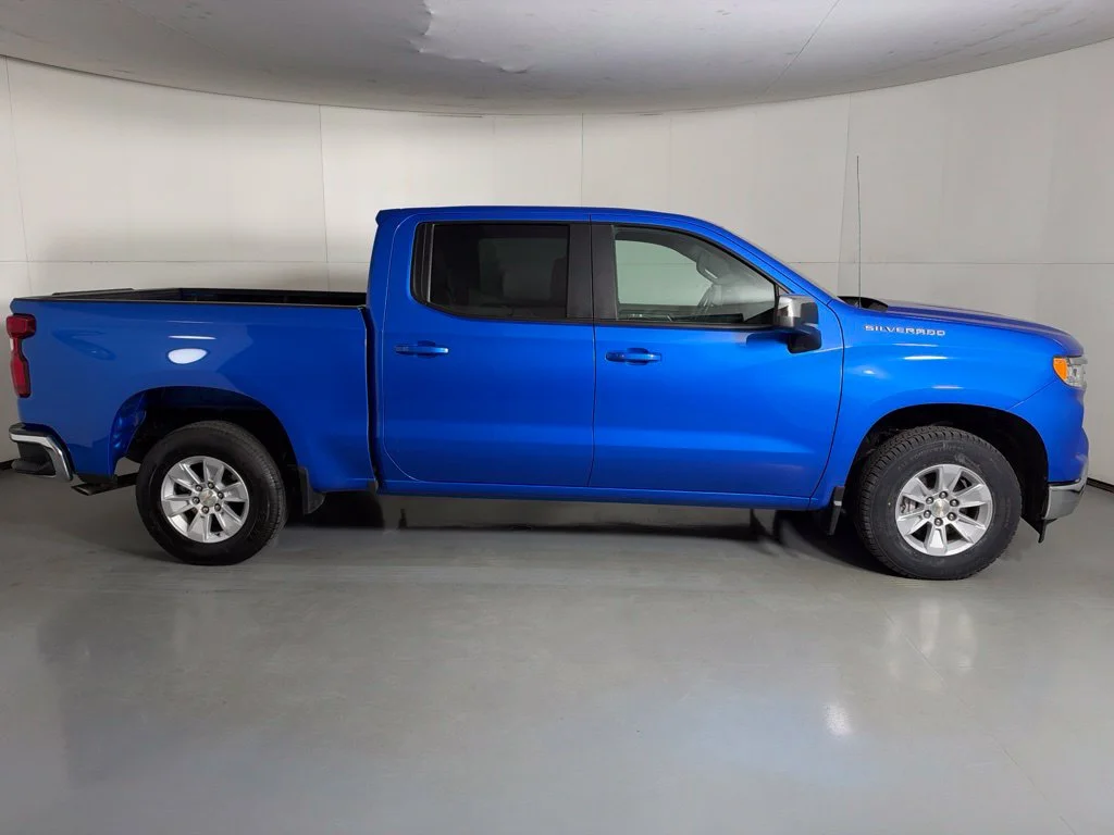 Used 2025 Blue Chevrolet LT image 9