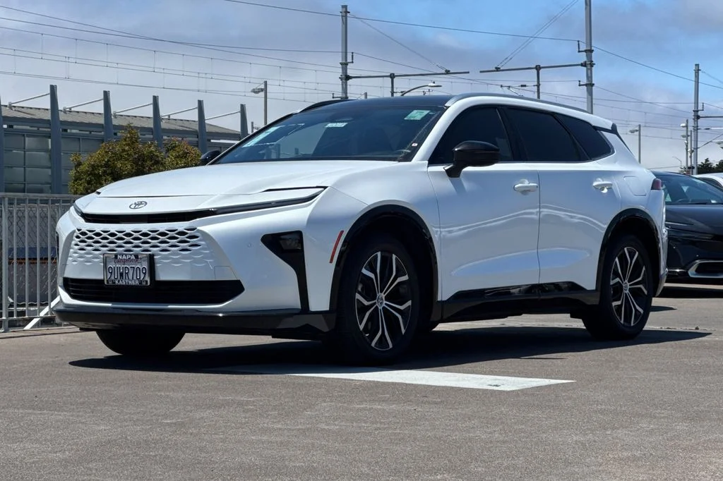 Used 2025 White Toyota Limited image 8
