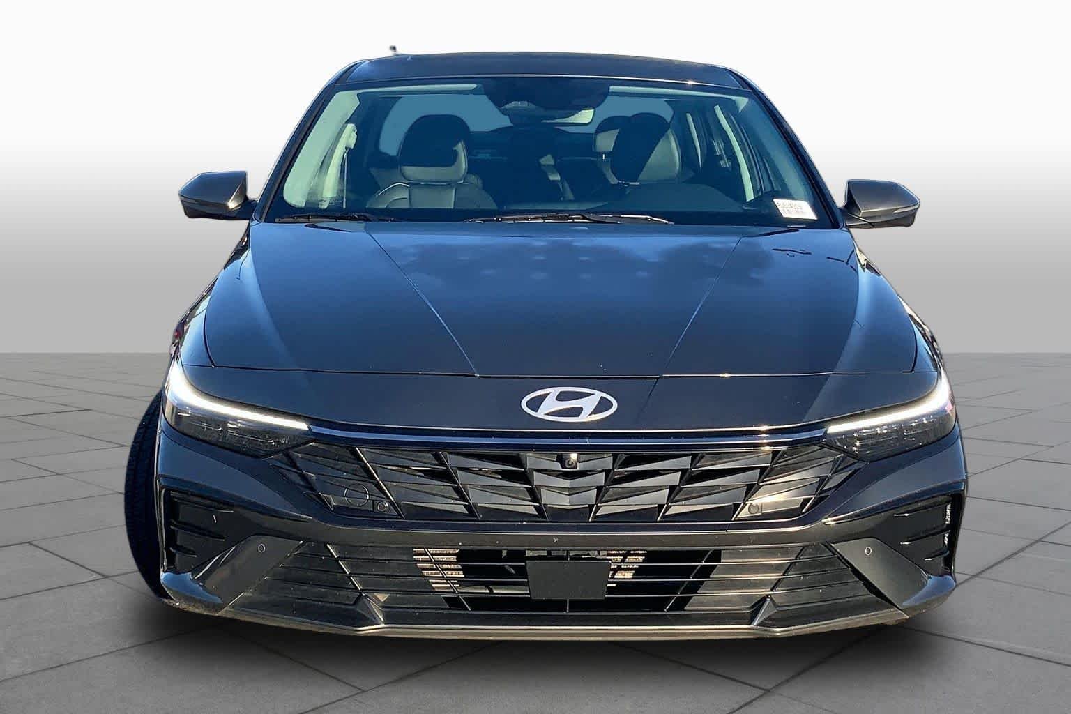 Certified Used 2024 Amazon Gray Hyundai Limited image 4