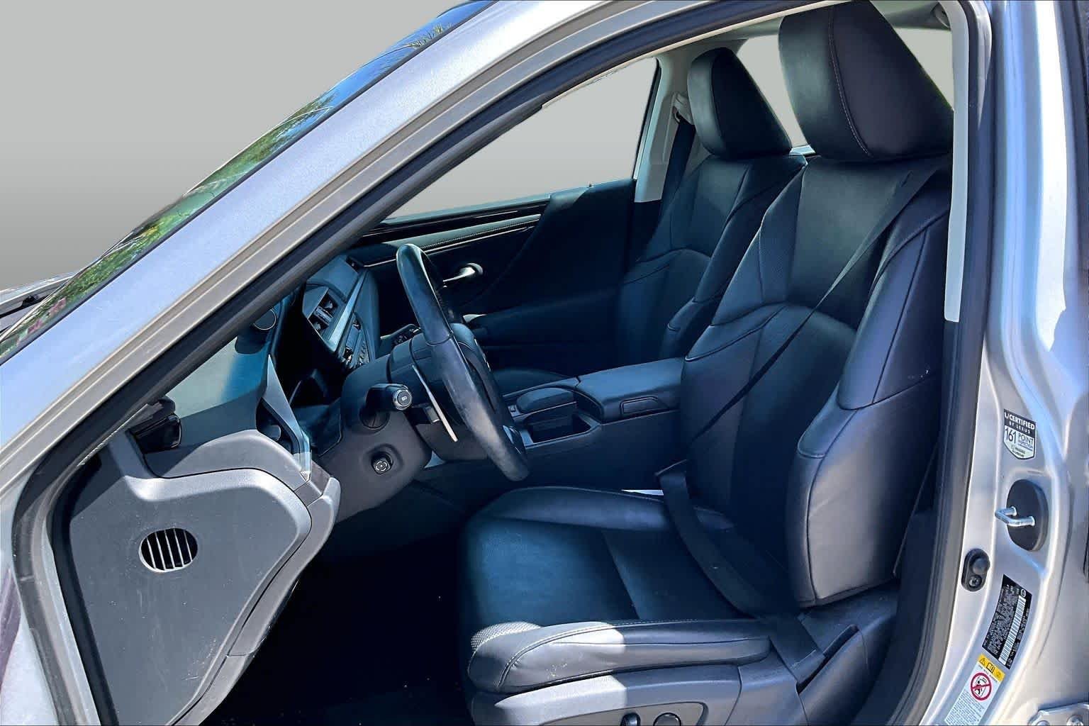 Used 2019 Silver Lining Metallic Lexus  image 8