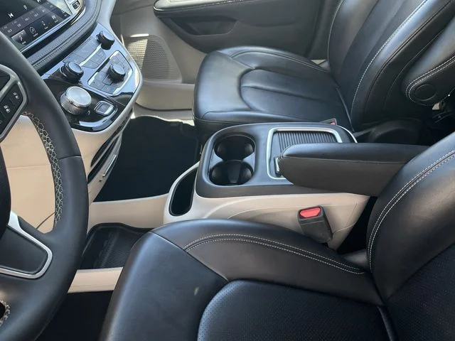 Used 2023 Black Chrysler Touring L image 20