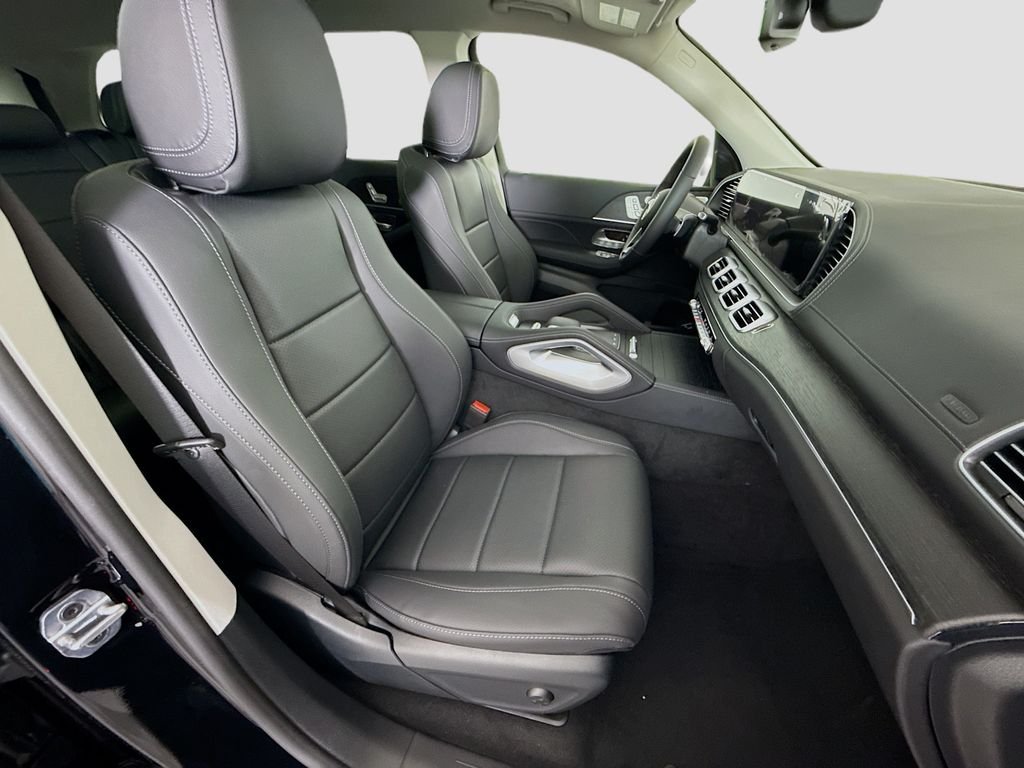 Used 2026 Black Mercedes-Benz GLS 450 image 31