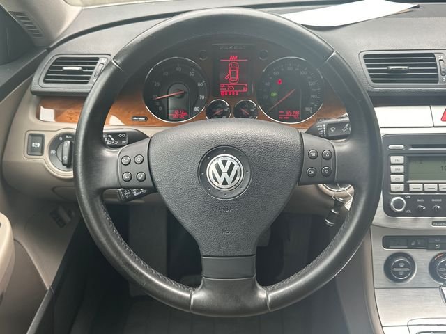 Used 2008  Volkswagen Lux image 23