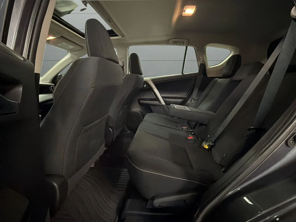 Used 2016 Gray Toyota XLE image 17