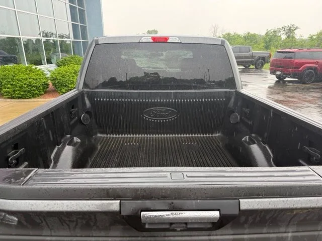 Used 2015 Magnetic Metallic Ford XLT image 5