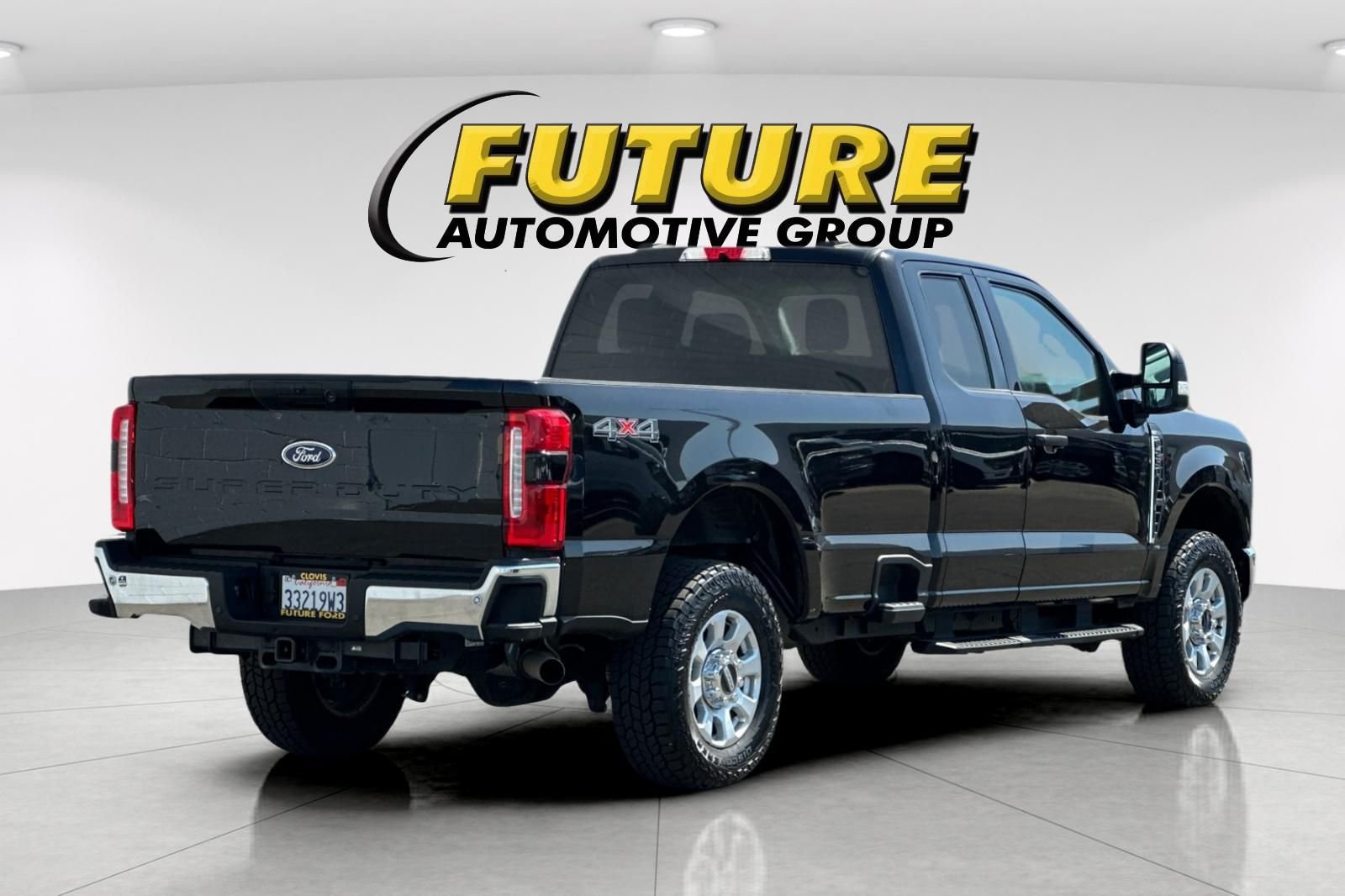Used 2023 Black Ford XLT image 3