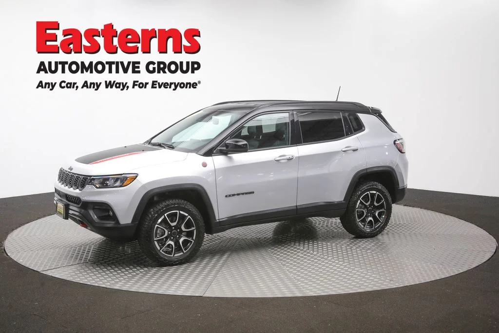 Used 2025 Silver Jeep Trailhawk image 56