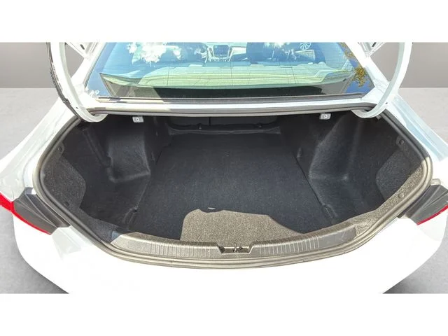 Used 2025 White Chevrolet LT image 31