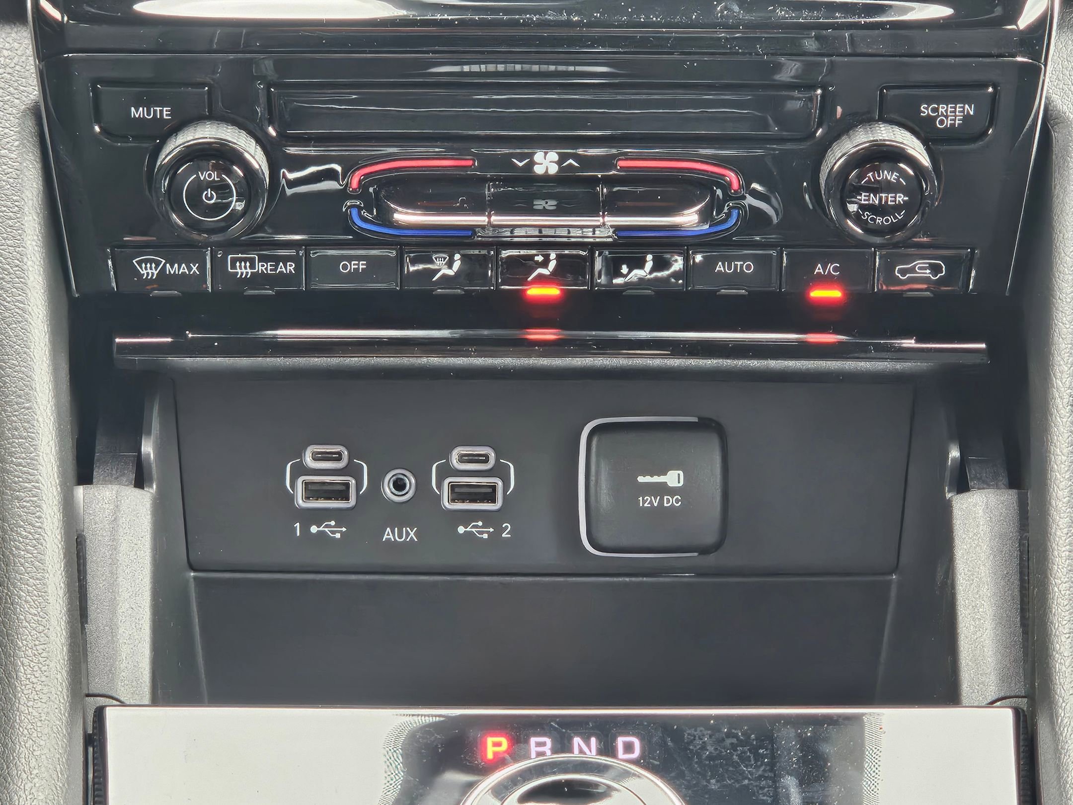 New 2026 Velvet Red Pearl-Coat Exterior Paint Jeep Laredo image 12