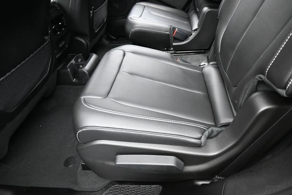 Used 2025 Silver Zynith Jeep Limited image 33