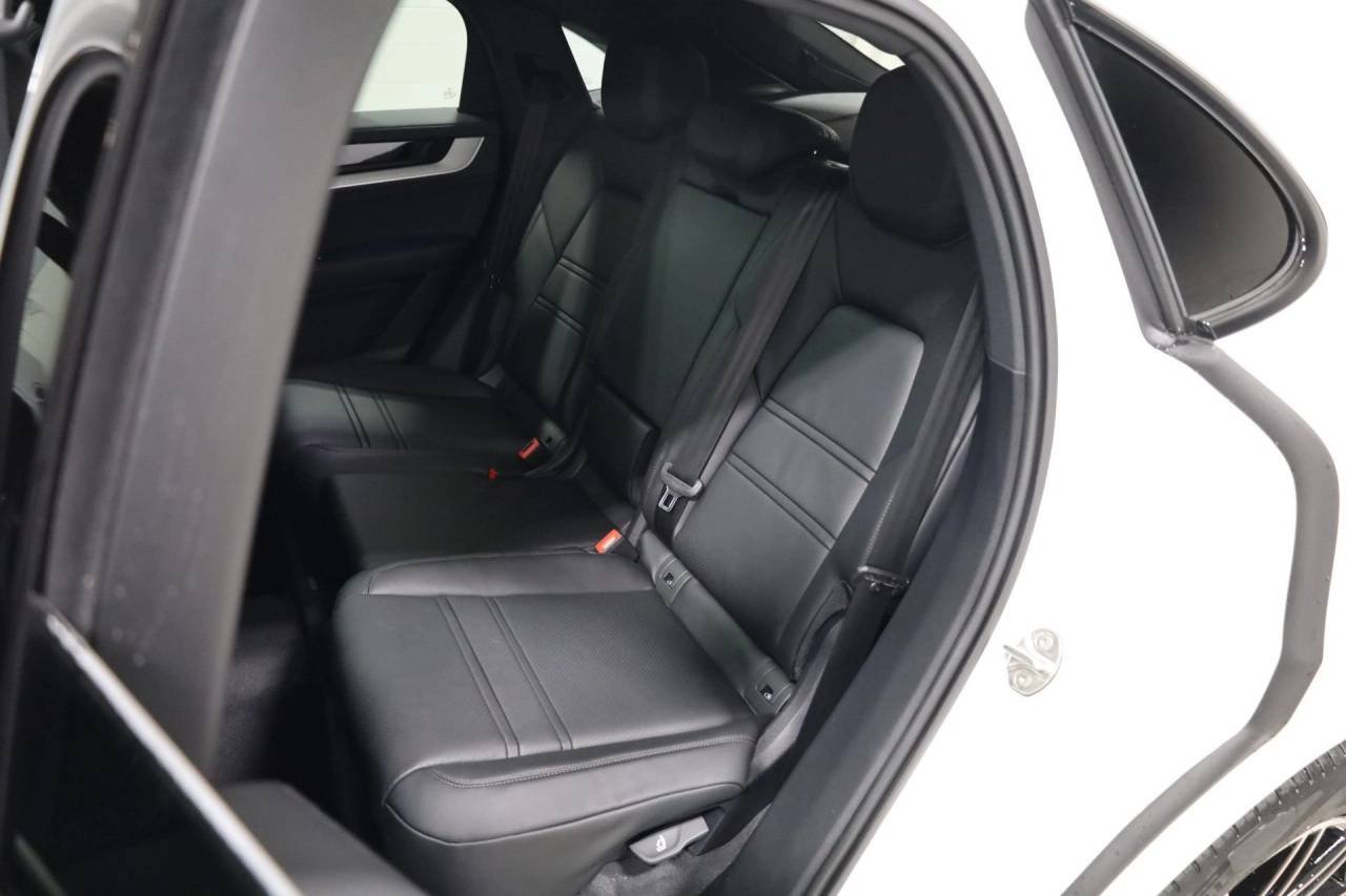 Used 2026 White Porsche Coupe image 35