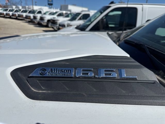 New 2025 Summit White Chevrolet Work Truck image 23