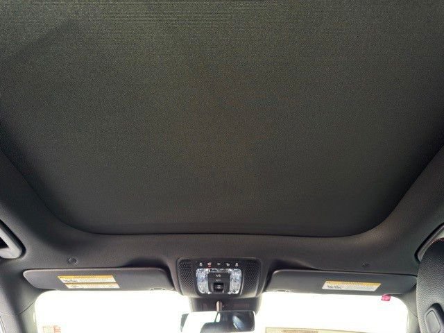 Used 2025 Silver Mercedes-Benz GLA 250 image 8