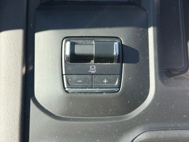 Used 2025 Silver GMC Denali image 27