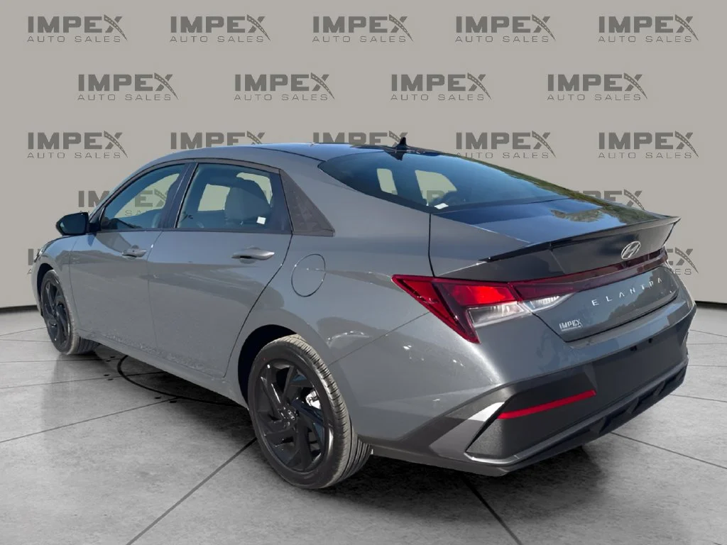 Used 2026 Gray Hyundai SEL Sport image 3