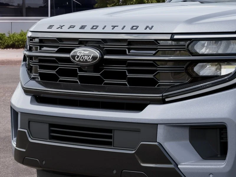 New 2027 Gray Metallic Ford Platinum image 40