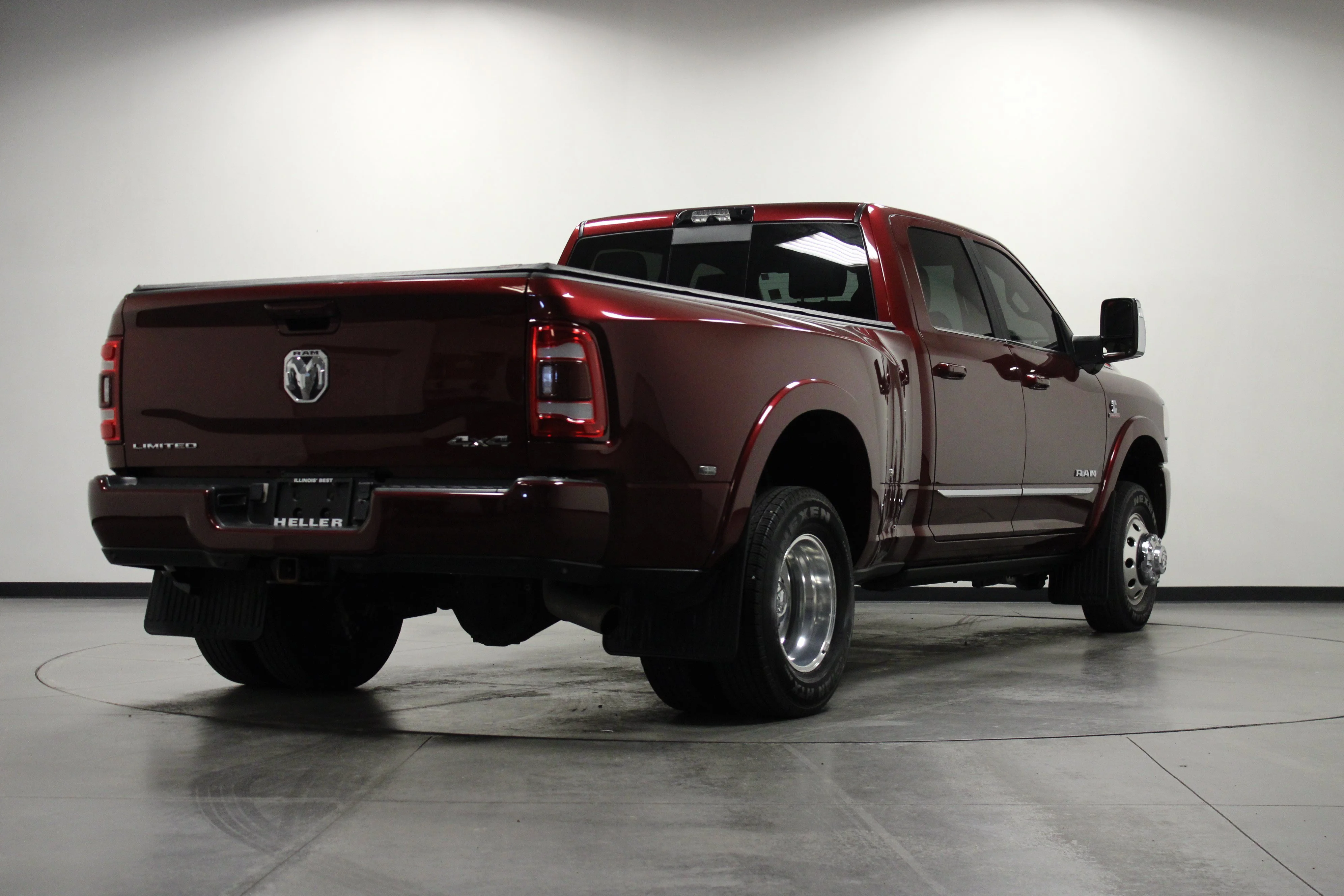 Used 2024 Delmonico Red Pearlcoat Ram Limited image 4