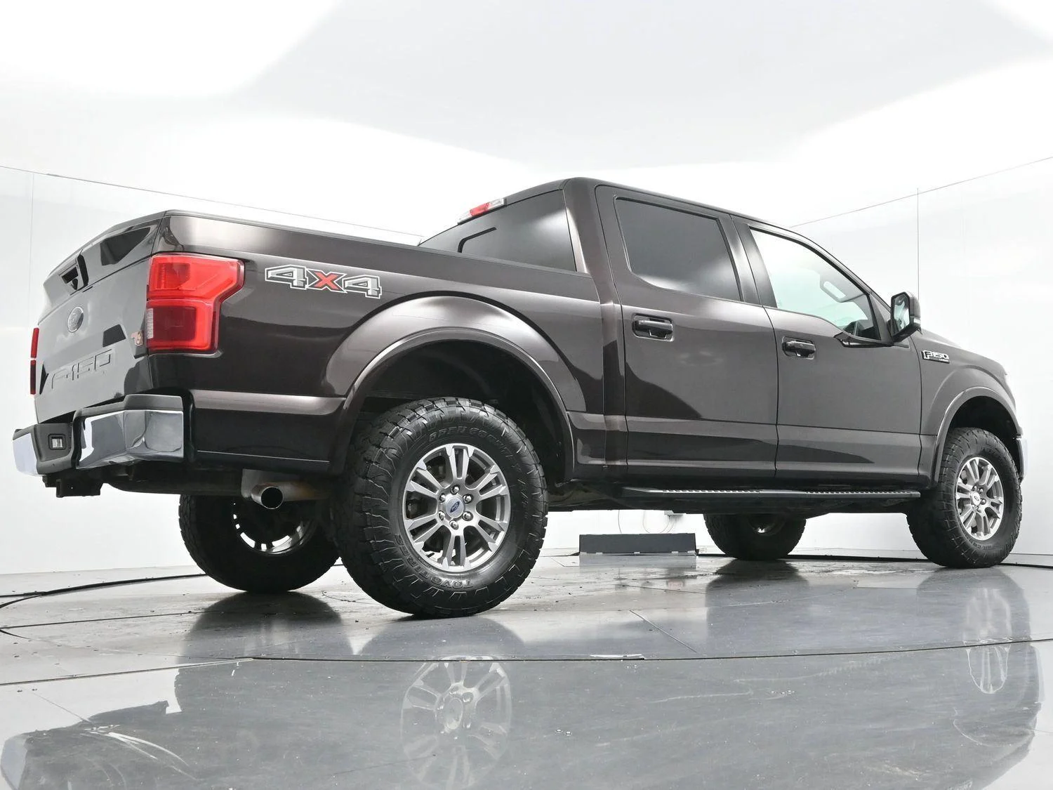 Used 2020 Magma Red Ford LARIAT image 54