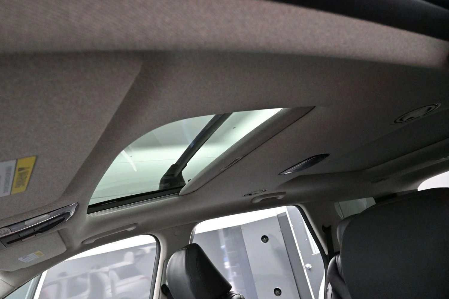 Used 2023 Hyper White Hyundai Limited image 31