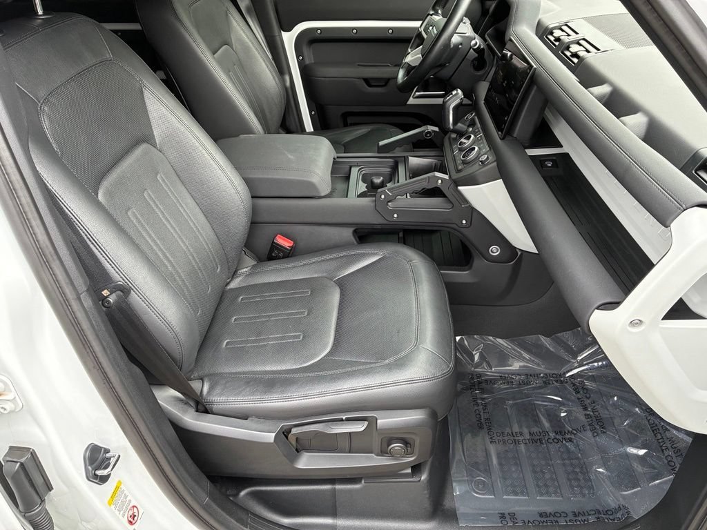 Used 2022 White Land Rover S image 34