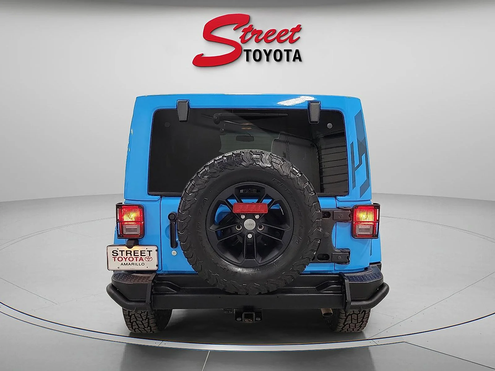 Used 2017 Chief Clearcoat Jeep Winter image 3