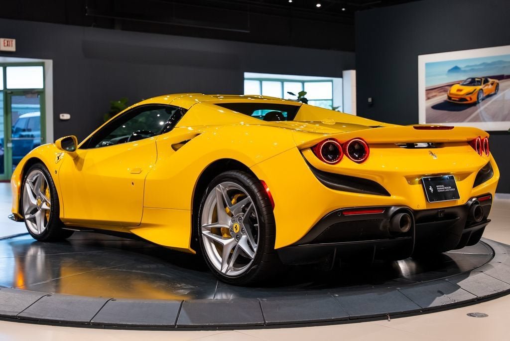 Used 2021 Giallo Modena Ferrari Base image 47