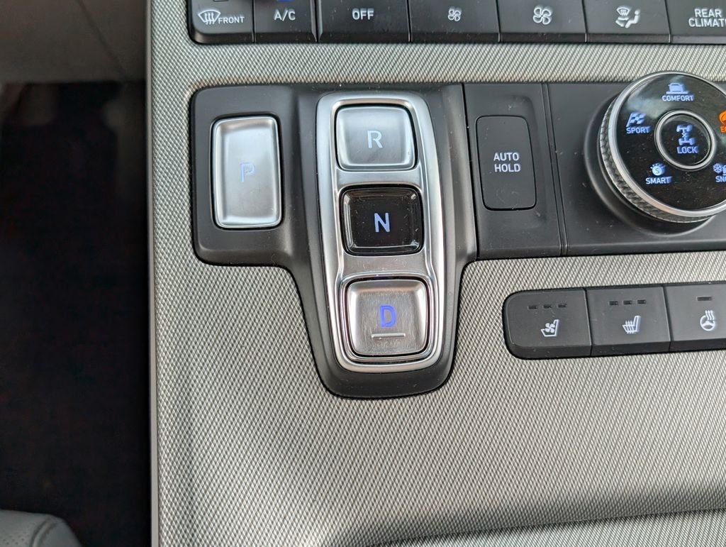 Used 2023 Black Hyundai SEL image 11