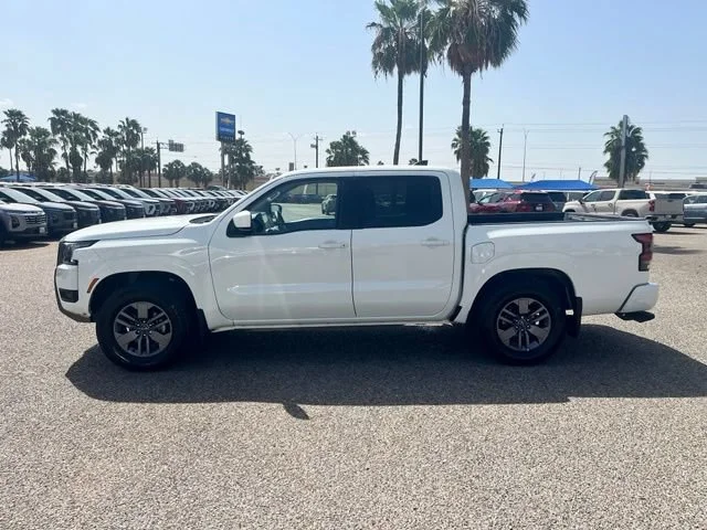 Used 2025 White Nissan  image 4