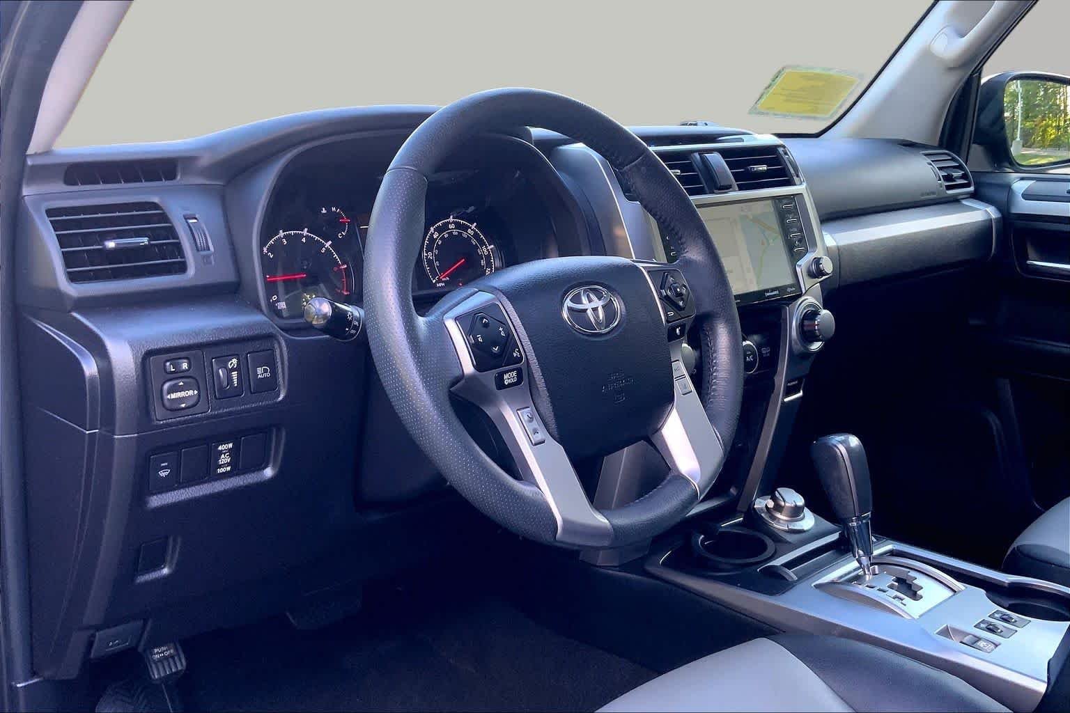 Used 2021 Midnight Black Metallic Toyota SR5 Premium image 17