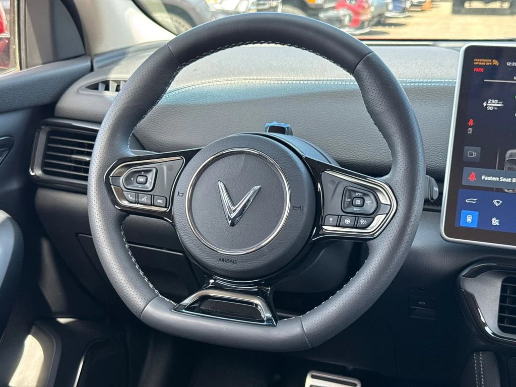 2025 VinFast VF 8 Eco - Photo 24