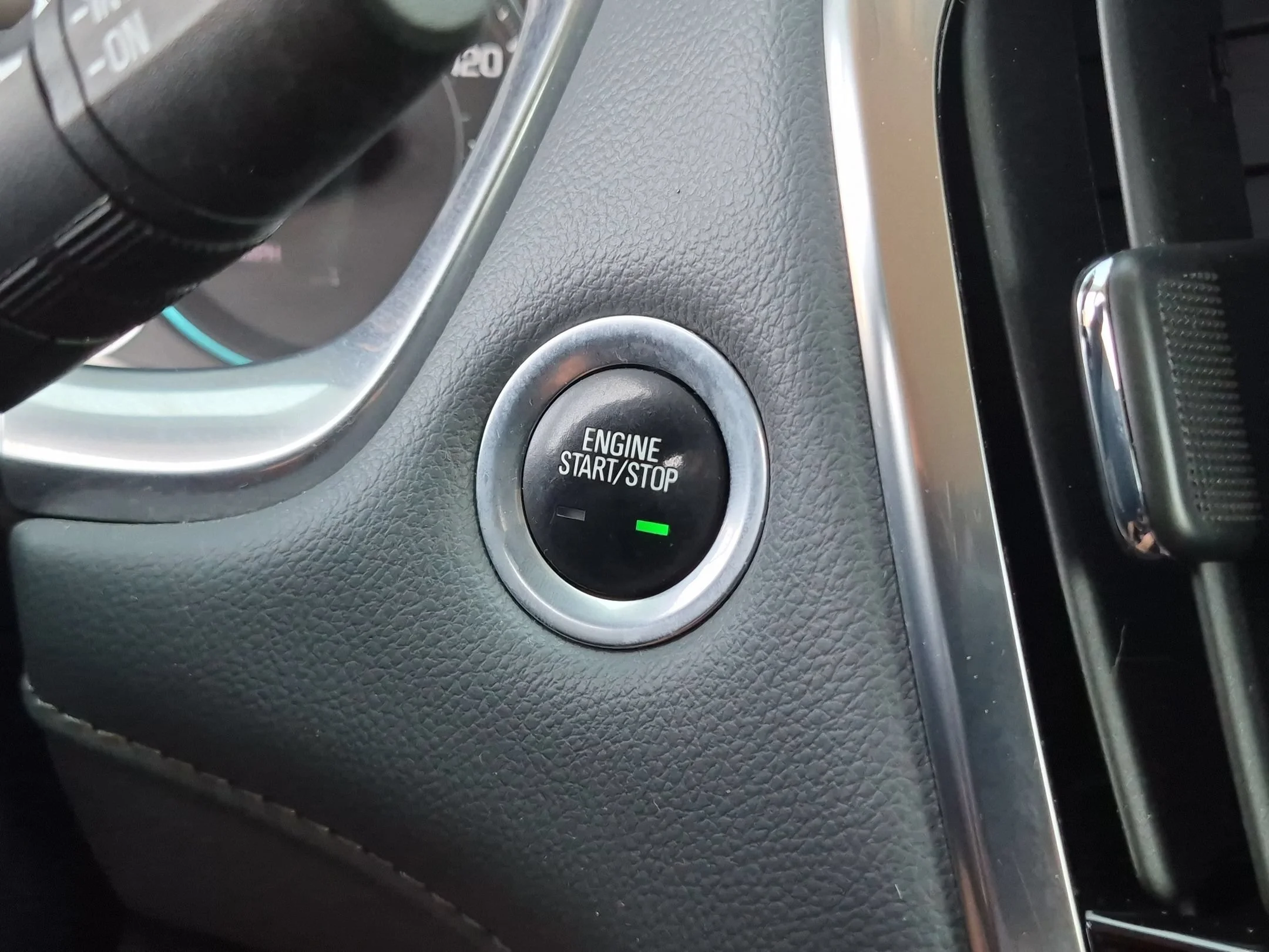 Used 2019 Graphite Metallic Chevrolet LT Cloth image 15