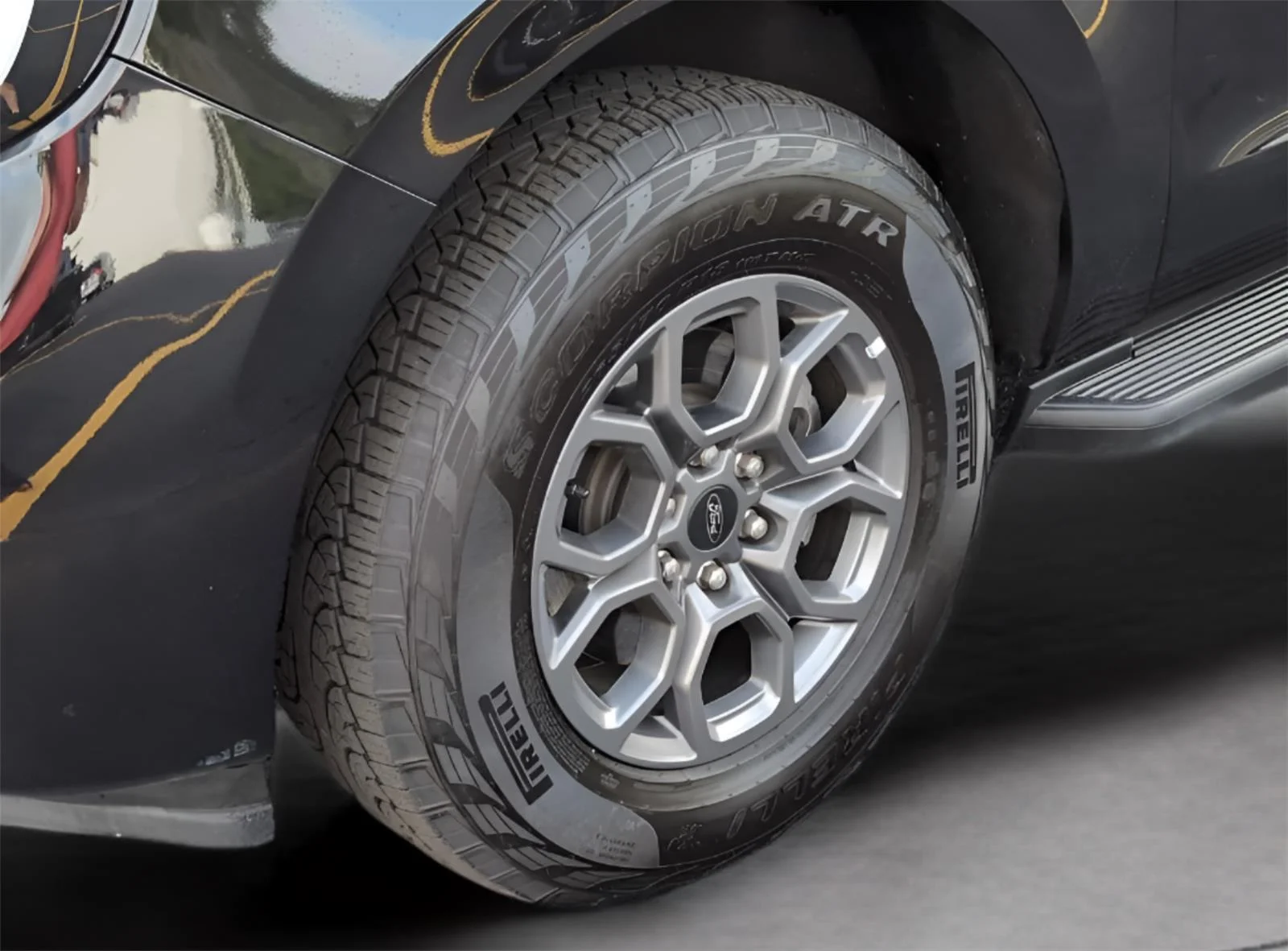 Used 2025 Agate Black Ford Active image 31
