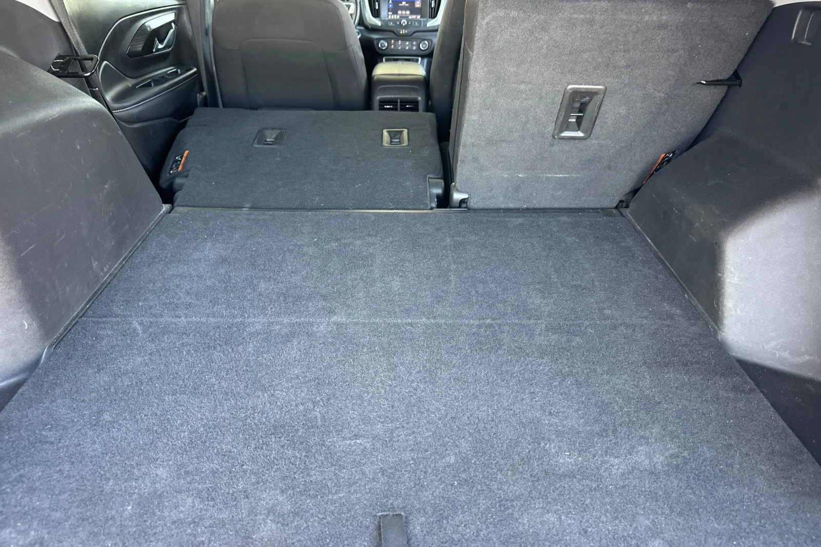 Used 2024 Summit White GMC SLE image 15