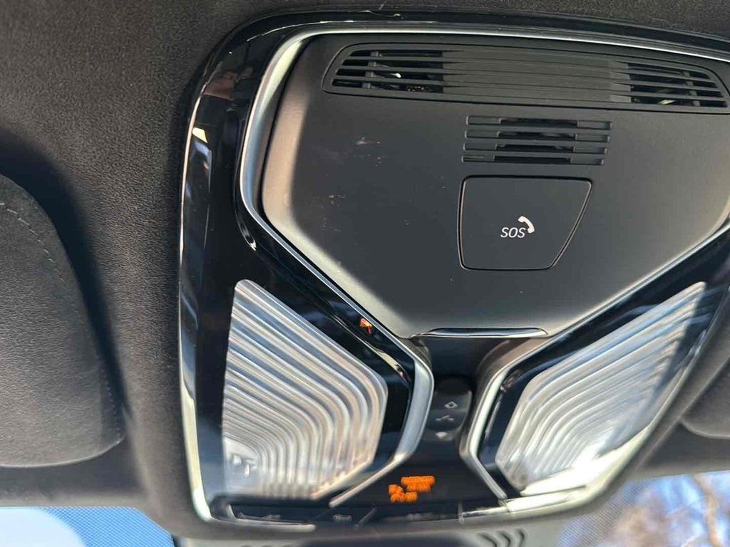 Used 2022 White BMW xDrive40i image 49
