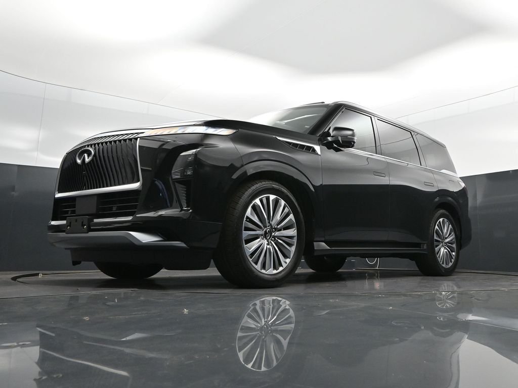 Certified Used 2025 Black INFINITI LUXE image 41