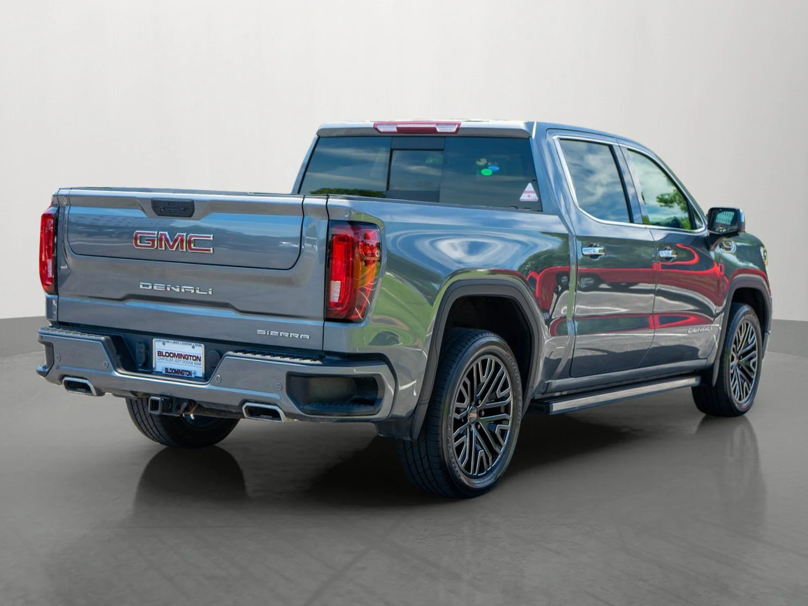 Used 2022 Satin Steel Metallic GMC Denali image 7